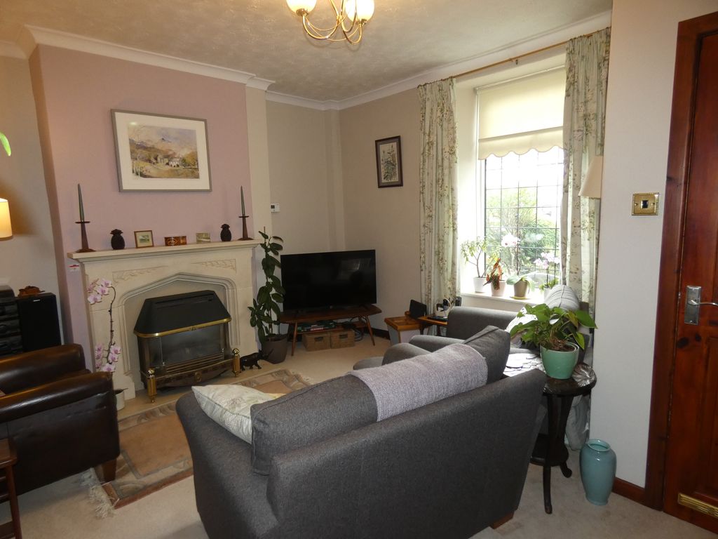 Lounge- click for photo gallery